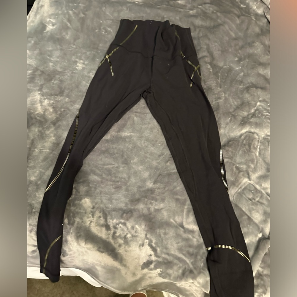 LULULEMON Align High-Rise Pant 25" - black and gold, size 6